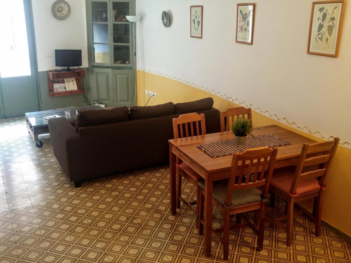 Apartamentos Saltarel-Lo Бесалу Екстер'єр фото